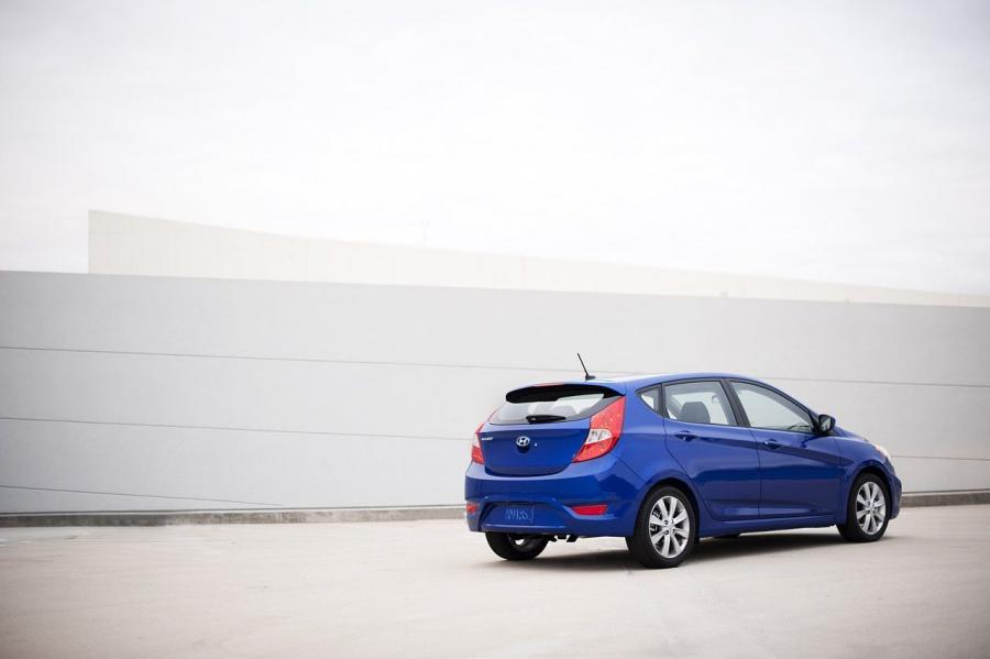  Hyundai Accent 2012 года  (фото 6 из 30)